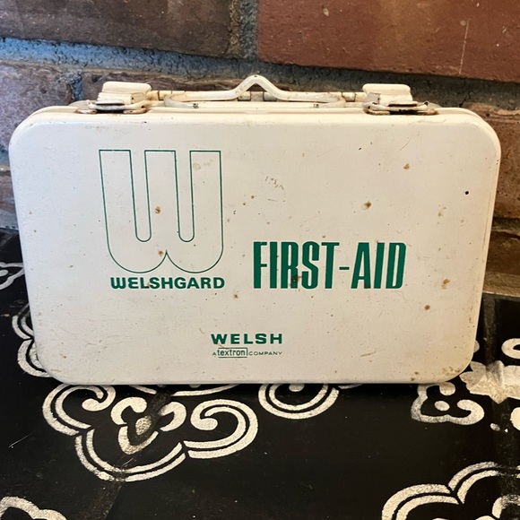 Antique First Aid Metal Case and Original Sealed Supplies Contents - Picture 3 of 12